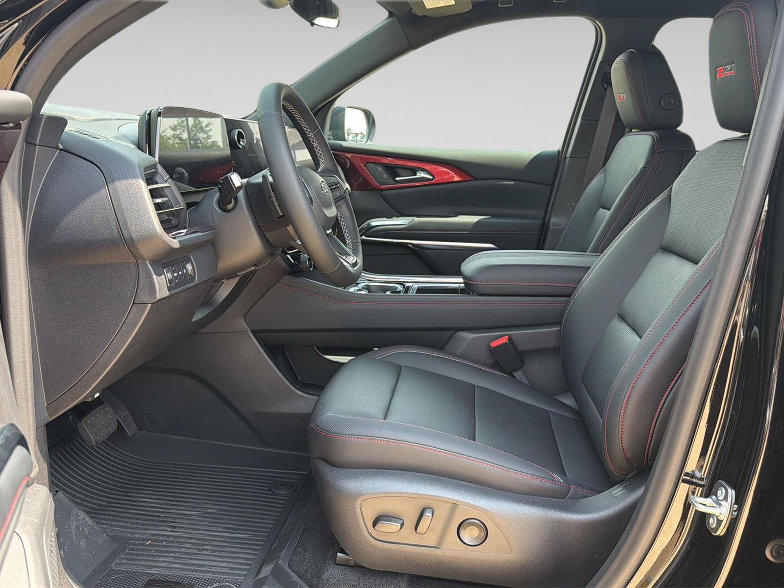 New 2026 Chevrolet Traverse Z71 w/ LPO, Floor Liner Package AWD/4WD image 10