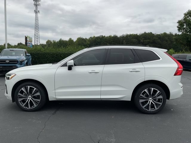 Used 2022 Volvo XC60 B5 Momentum w/ Climate Package FWD image 12