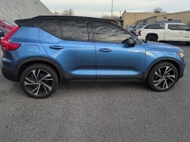 Used 2021 Volvo XC40 T5 R-Design w/ Climate Package image 10