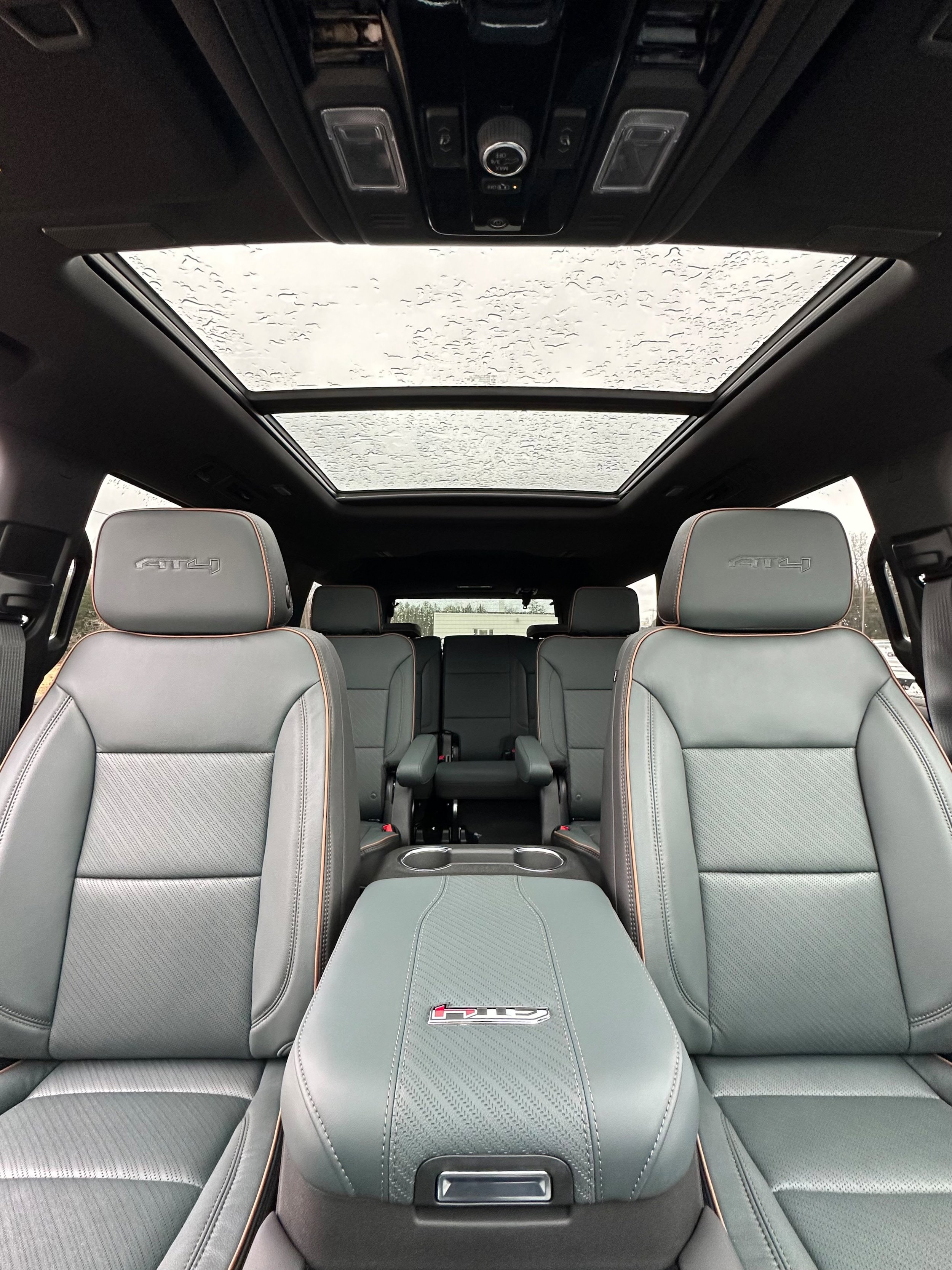 New 2026 GMC Yukon AT4 w/ LPO, Floor Liner Package AWD/4WD image 9
