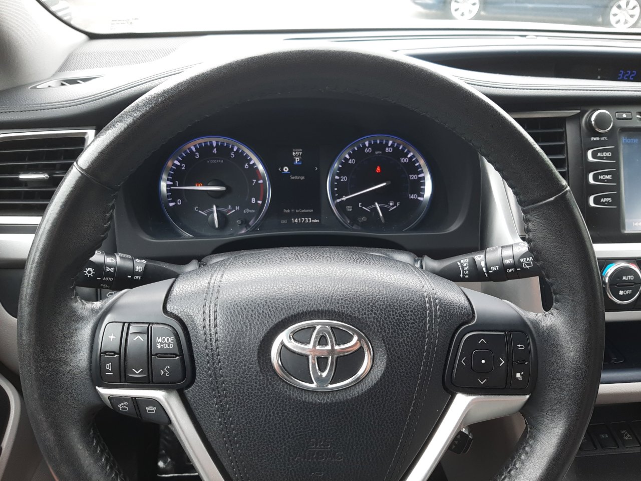 Used 2015 Toyota Highlander XLE image 12