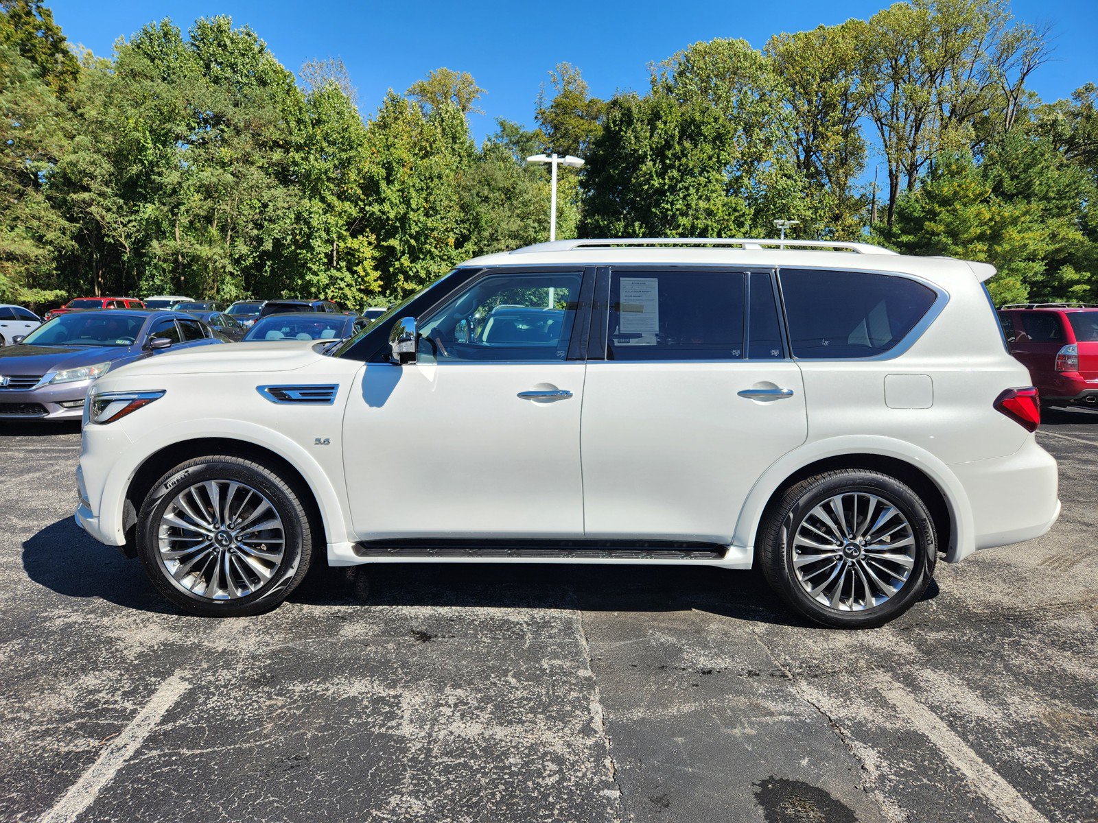 Used 2018 INFINITI QX80 4WD w/ Deluxe Technology Package image 5