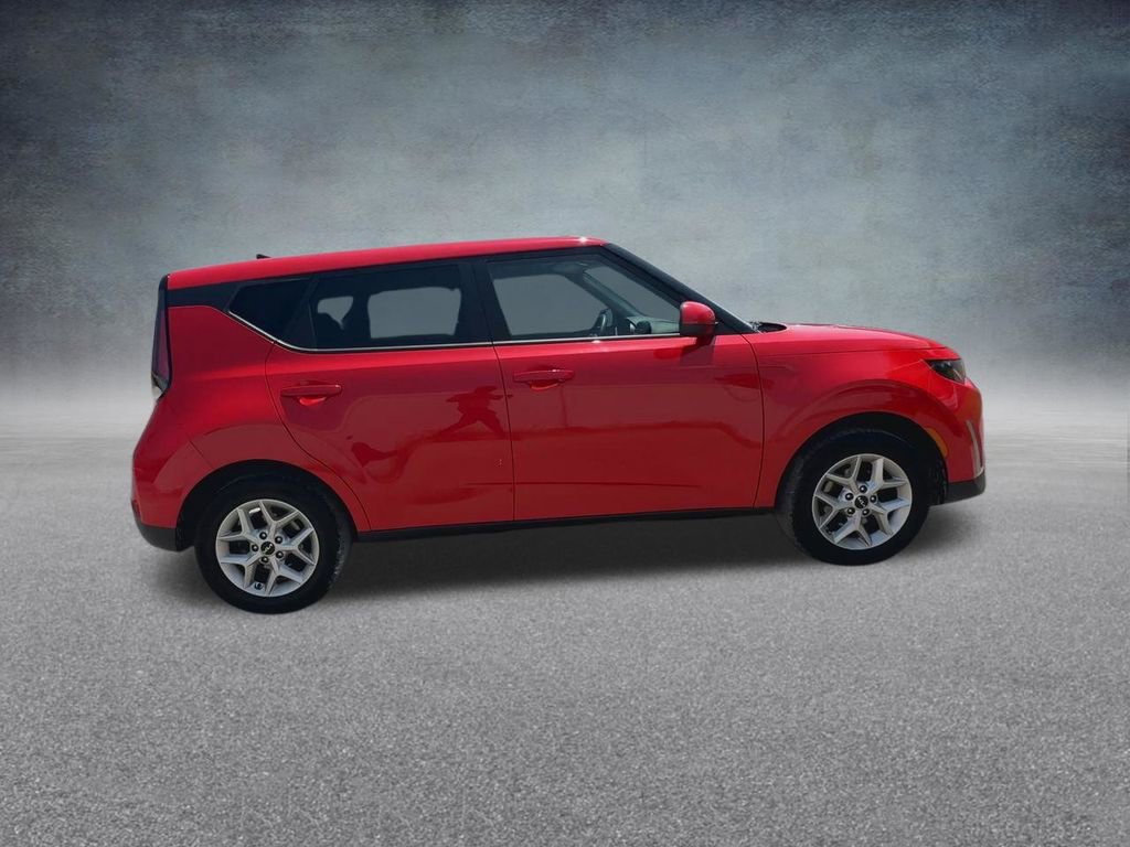 Used 2023 Kia Soul LX w/ LX Technology Package image 25