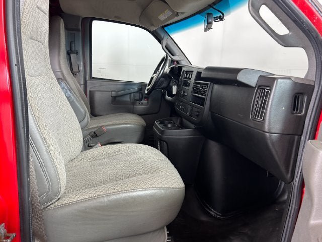 Used 2019 Chevrolet Express 3500 w/ Driver Convenience Package RWD image 24