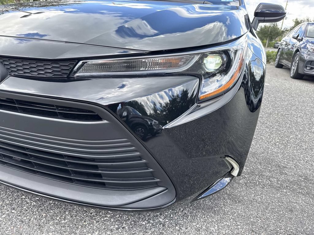 Used 2025 Toyota Corolla LE FWD image 10