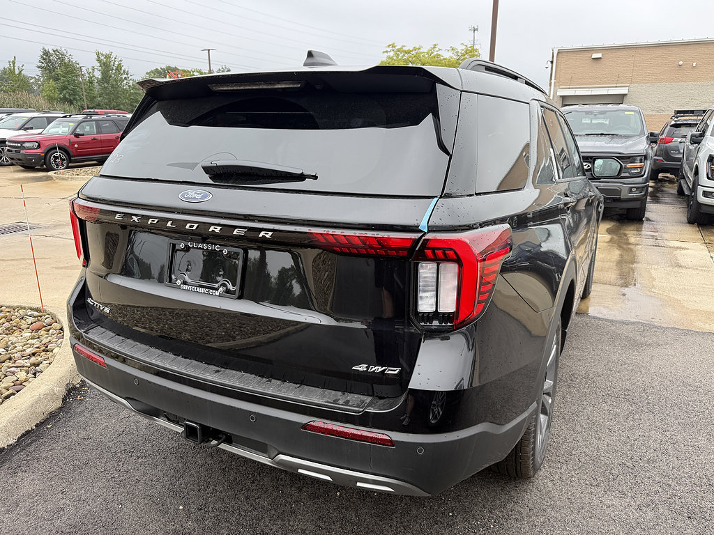New 2026 Ford Explorer Active w/ Active Comfort Package AWD/4WD image 3
