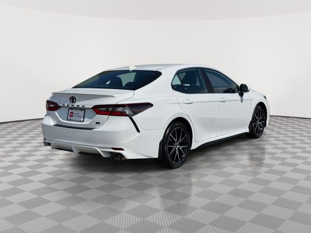 Used 2024 Toyota Camry SE w/ Cold Weather Package FWD image 7