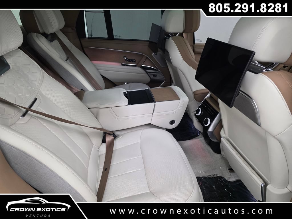Used 2023 Land Rover Range Rover SV AWD/4WD image 10