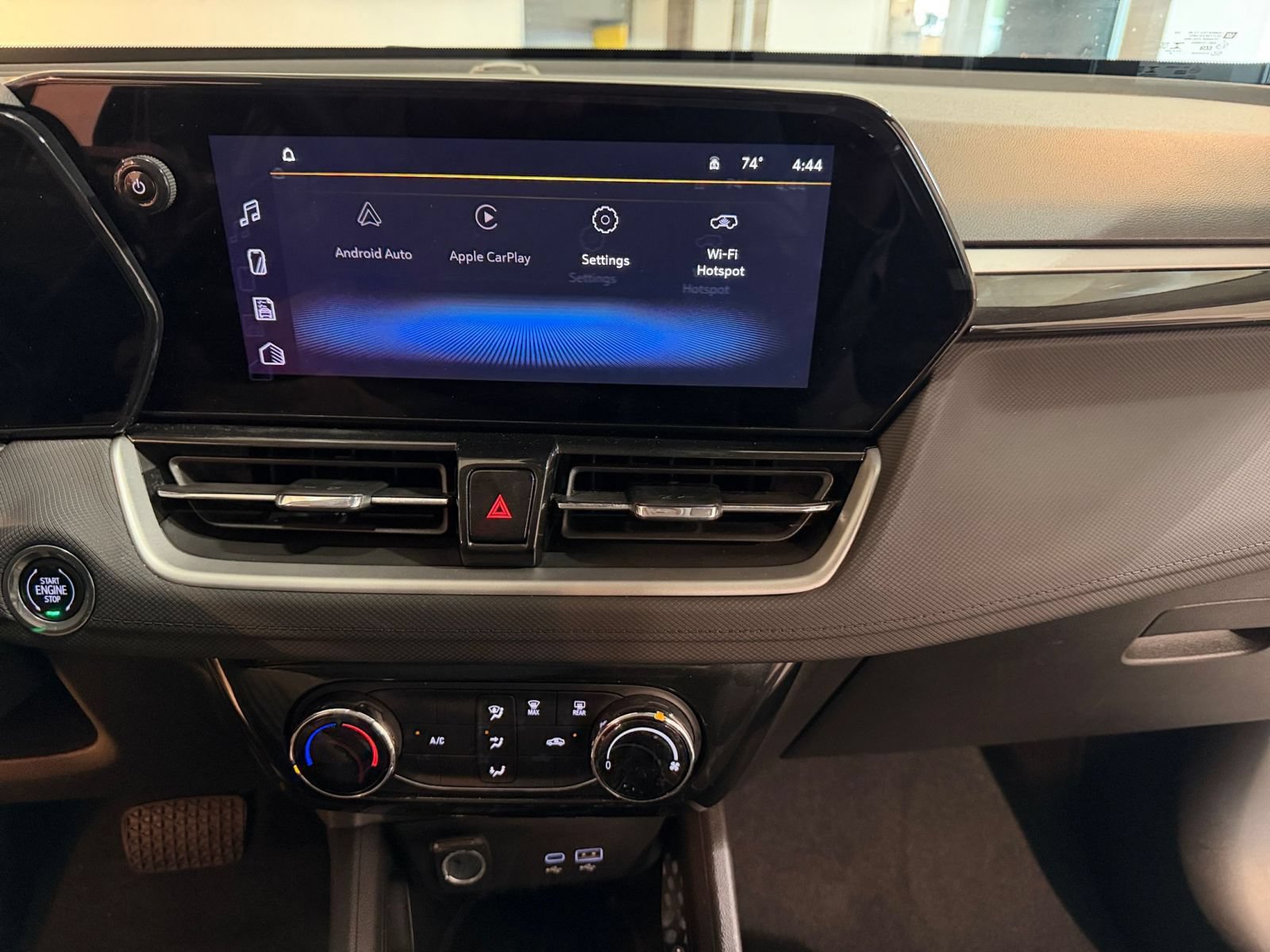 Used 2025 Chevrolet TrailBlazer LT FWD image 14