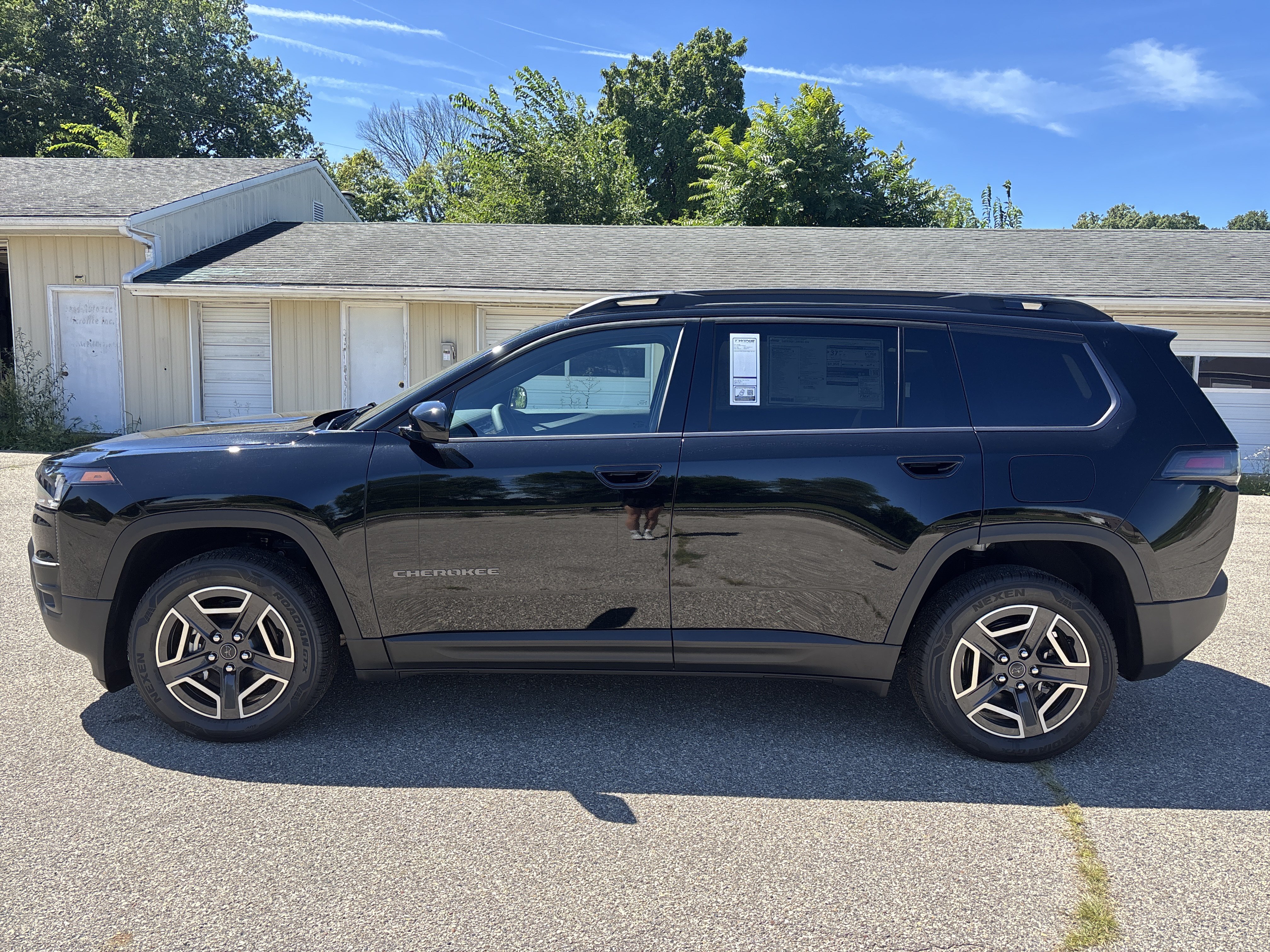 New 2026 Jeep Cherokee Laredo AWD/4WD image 7