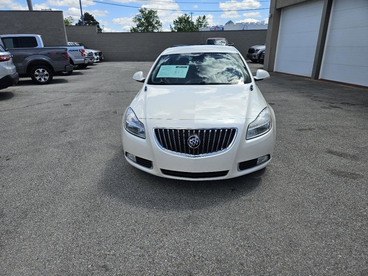 Used 2012 Buick Regal Leather FWD image 2