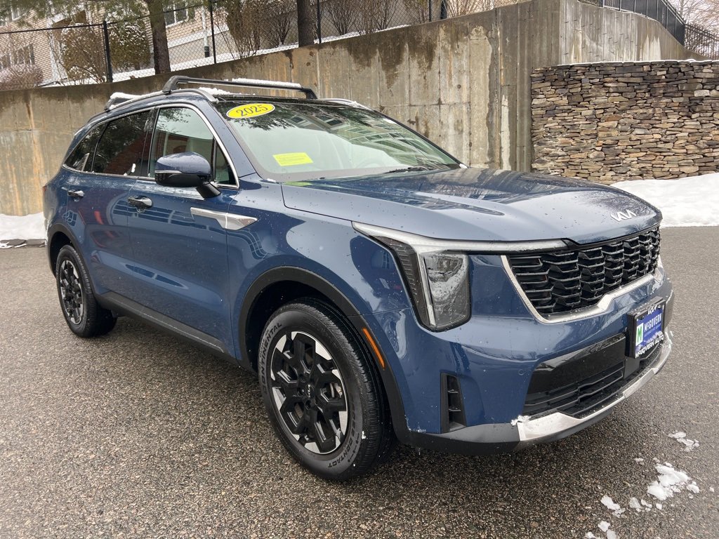 Certified 2025 Kia Sorento S w/ Panoramic Sunroof Package image 7
