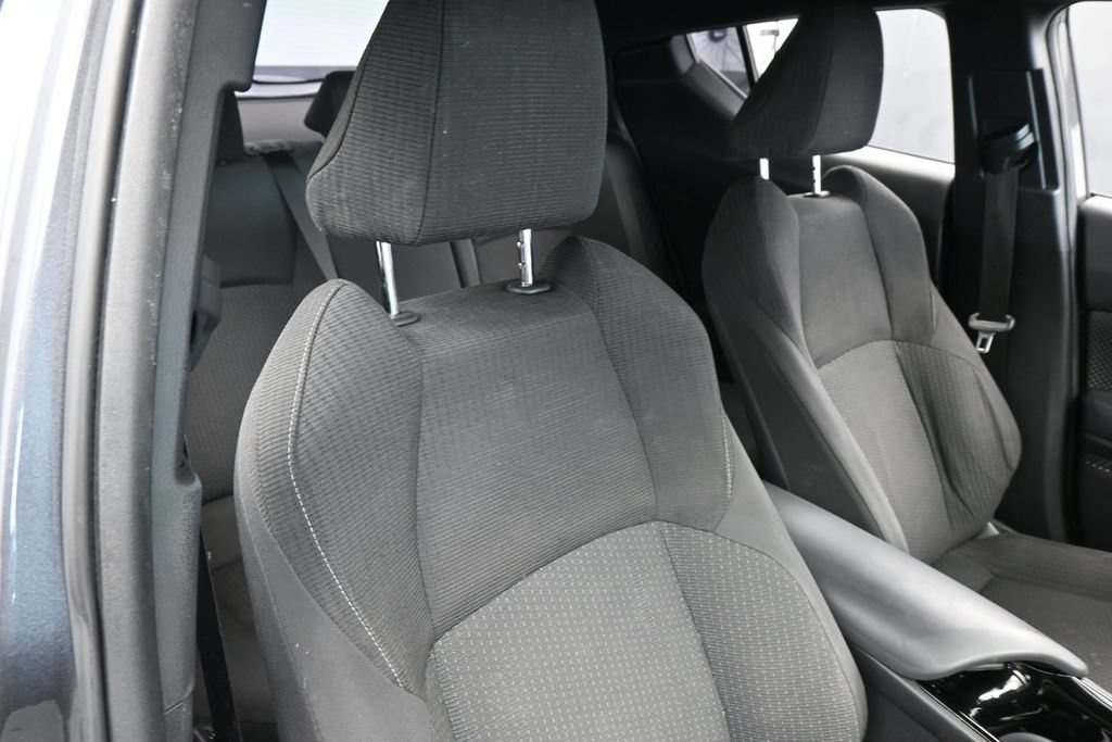 Used 2019 Toyota C-HR XLE FWD image 34