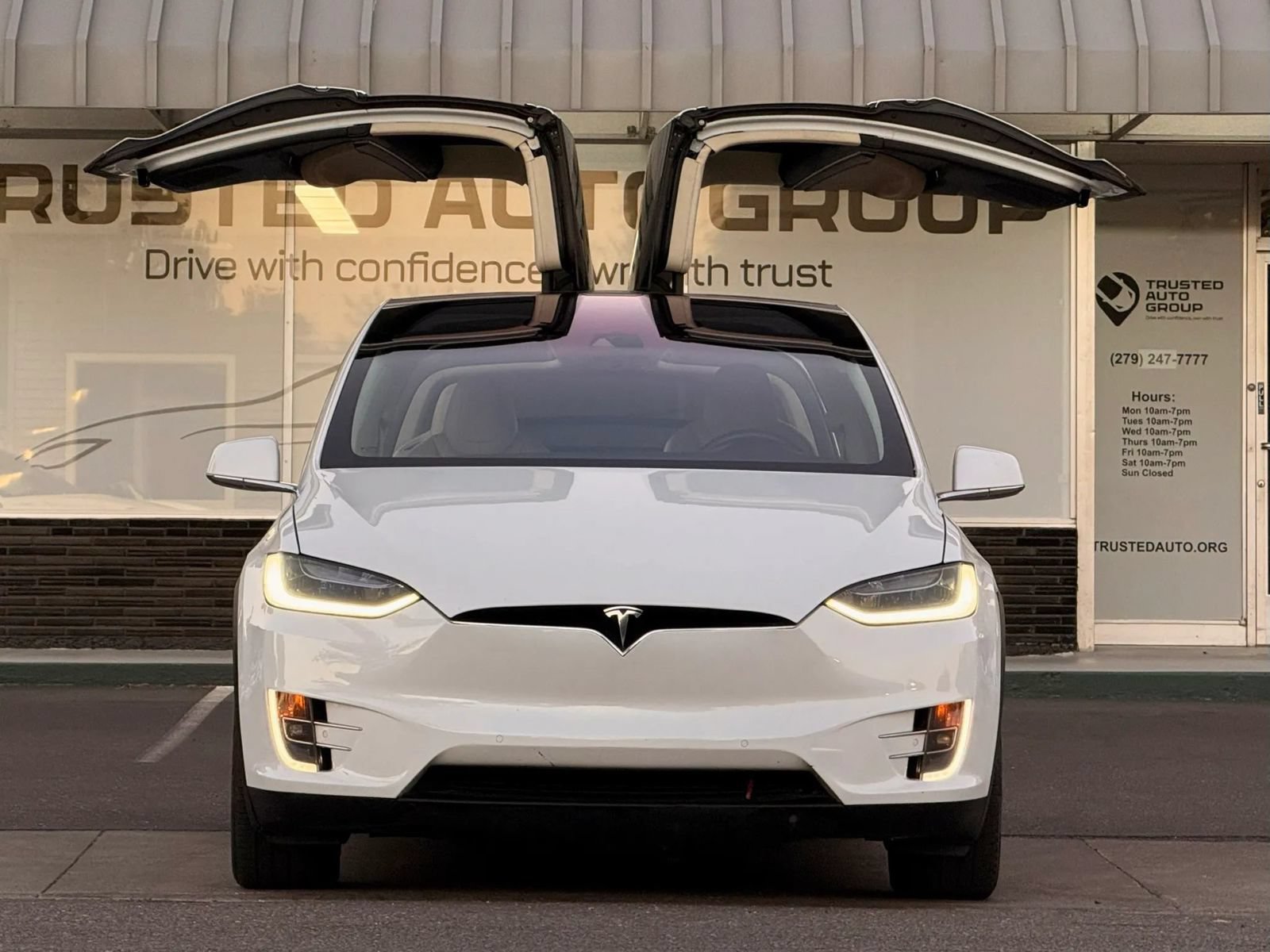 Used 2016 Tesla Model X 90D AWD/4WD image 3