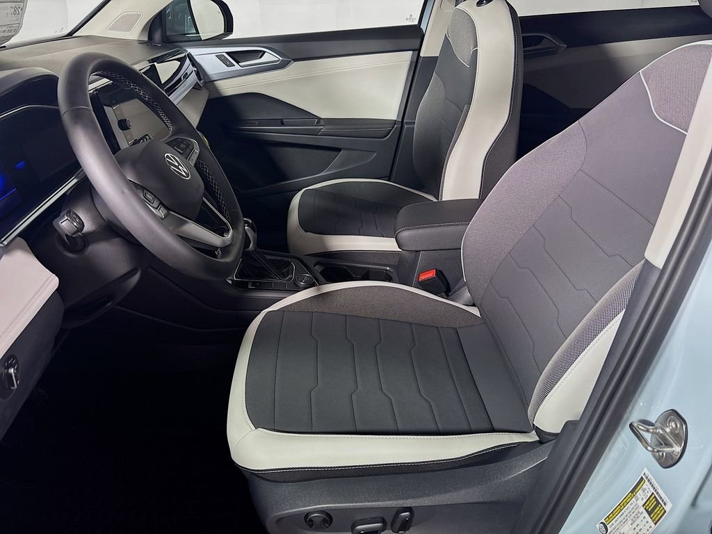 New 2025 Volkswagen Taos SE image 11
