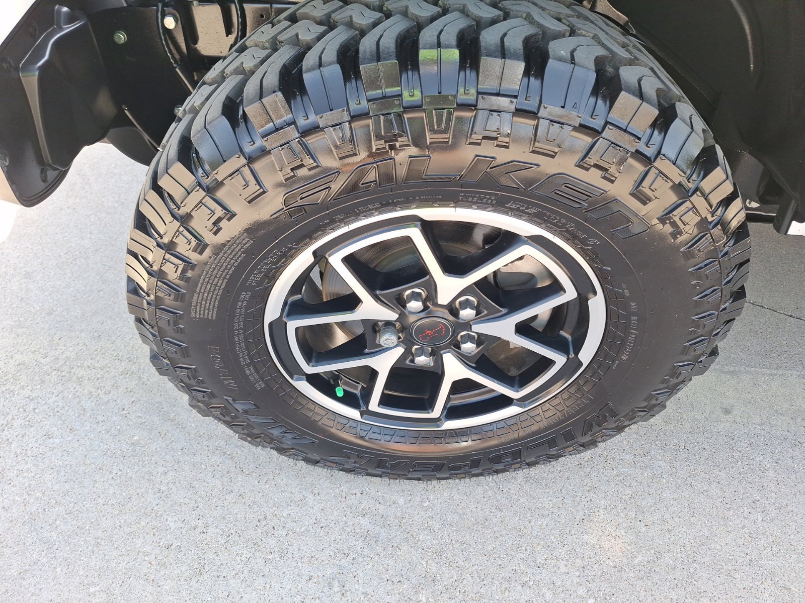 Used 2024 Jeep Wrangler Unlimited Rubicon w/ Convenience Group AWD/4WD image 11