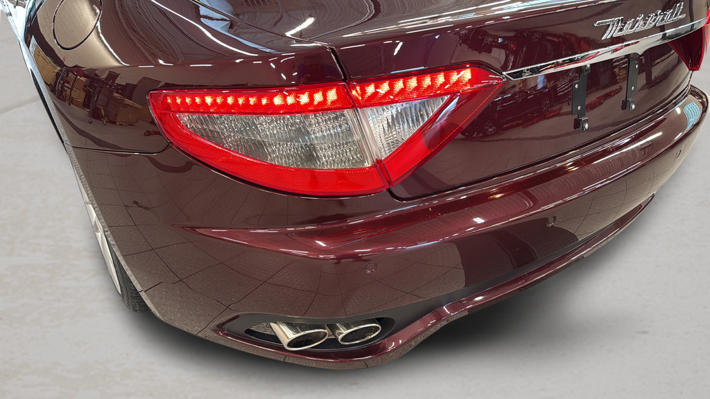 Used 2015 Maserati GranTurismo Convertible RWD image 22