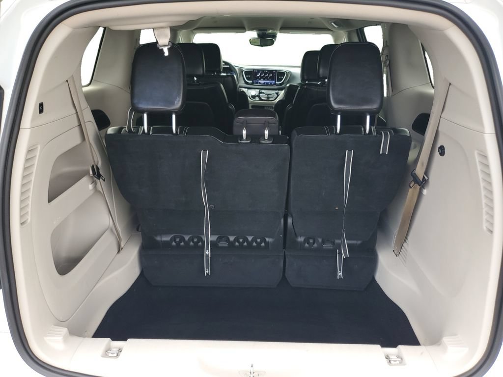 Used 2023 Chrysler Pacifica Touring-L FWD image 26