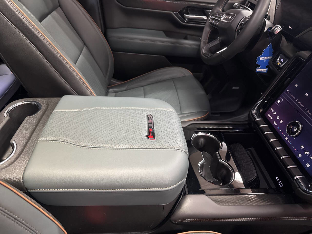 Used 2026 GMC Yukon AT4 w/ AT4 Premium Plus Package image 27