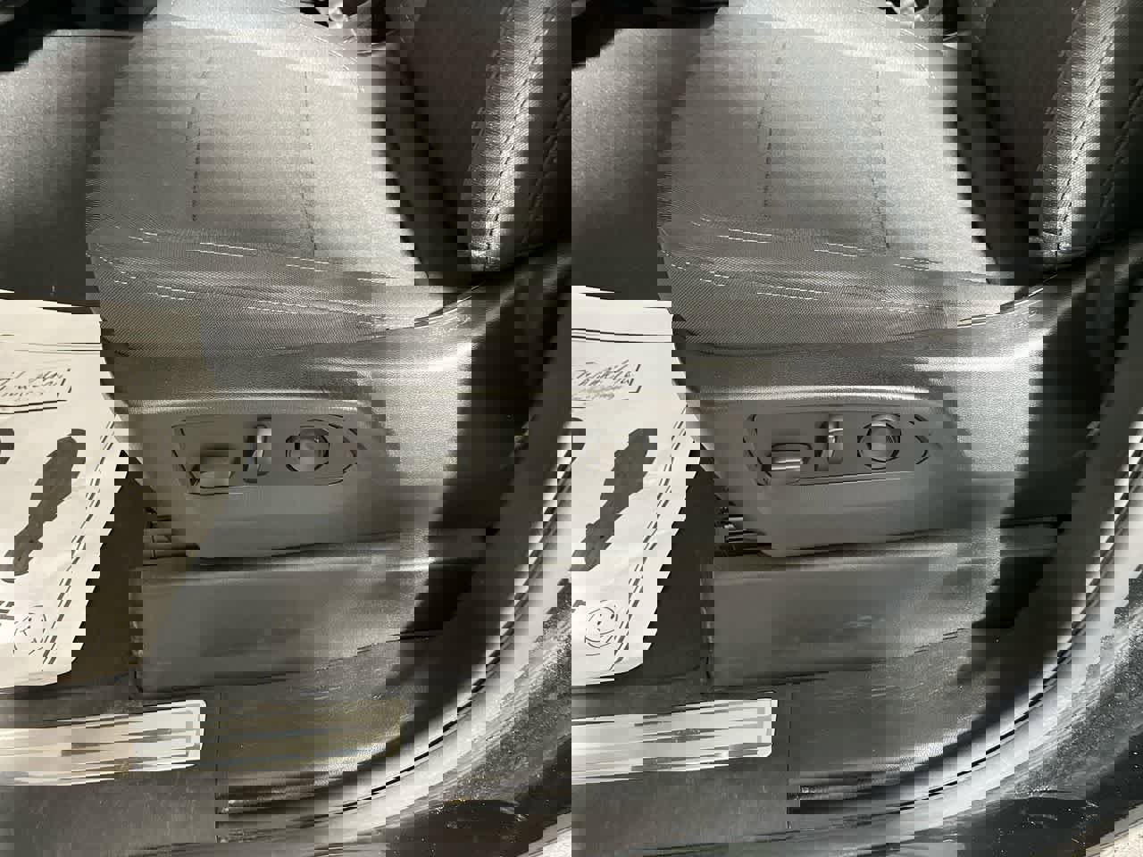 Used 2025 Chevrolet Silverado 1500 LT image 14