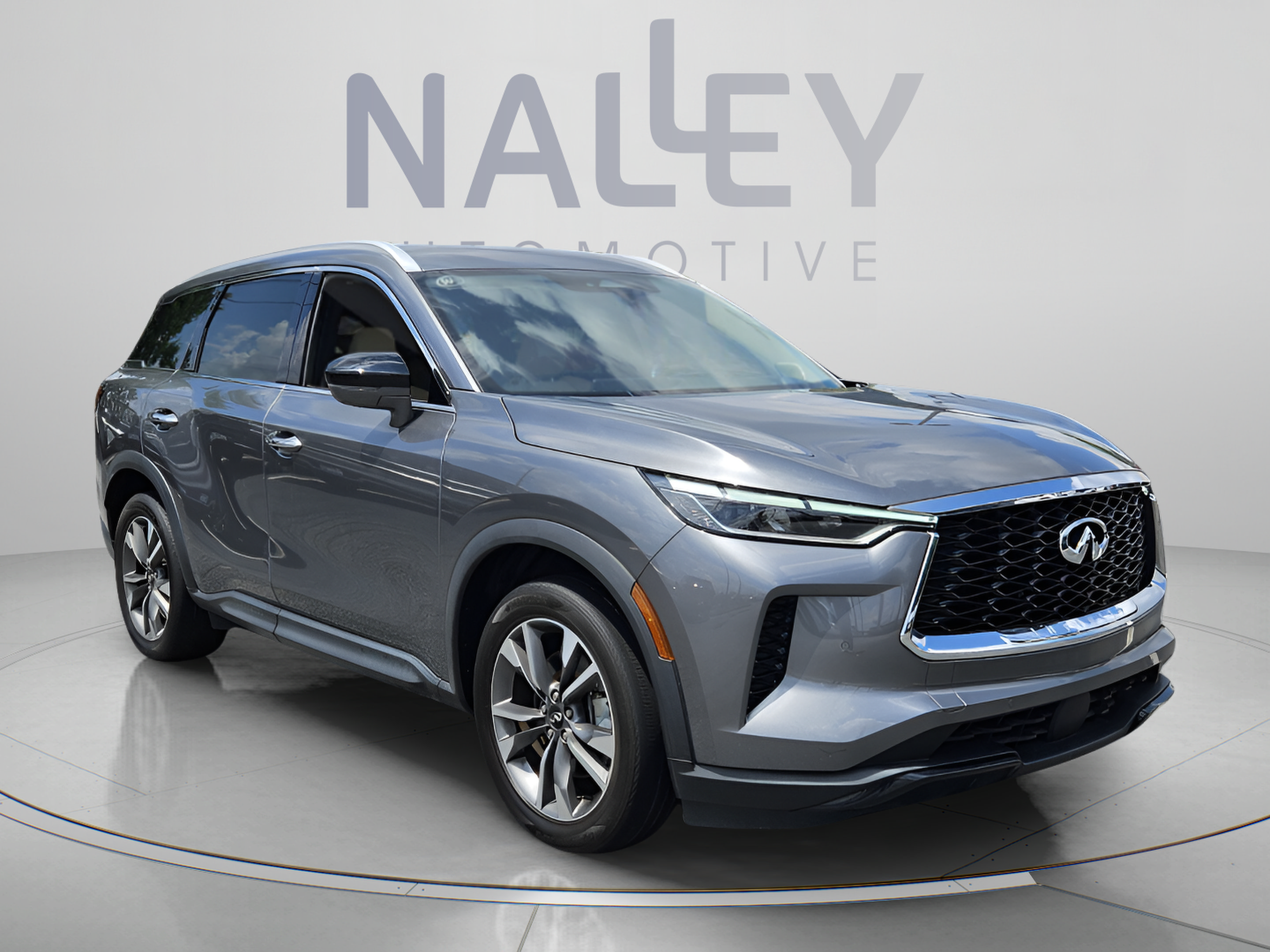 Used 2025 INFINITI QX60 Luxe w/ Vision Package FWD image 7