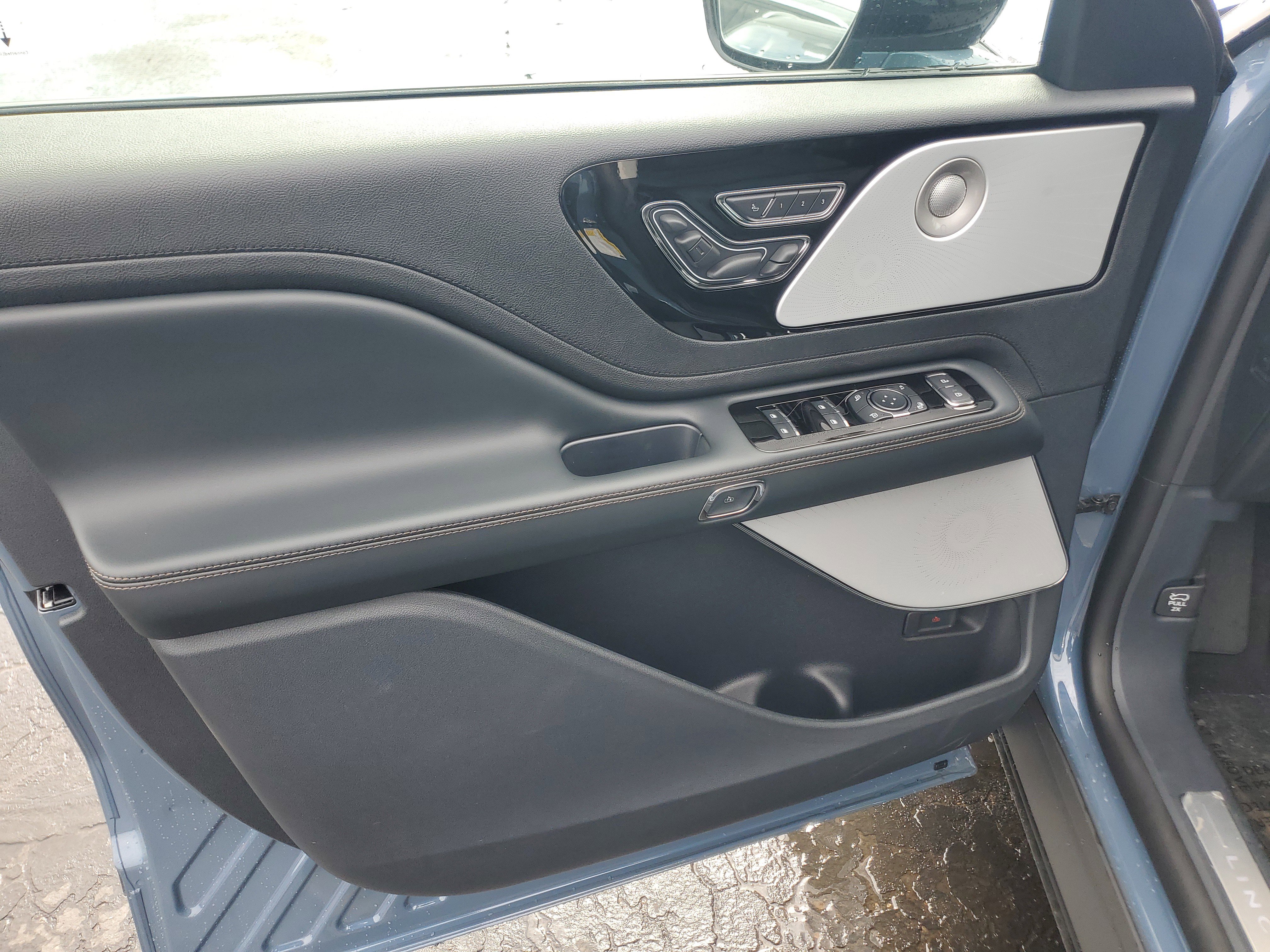 New 2026 Lincoln Aviator Reserve AWD/4WD image 8