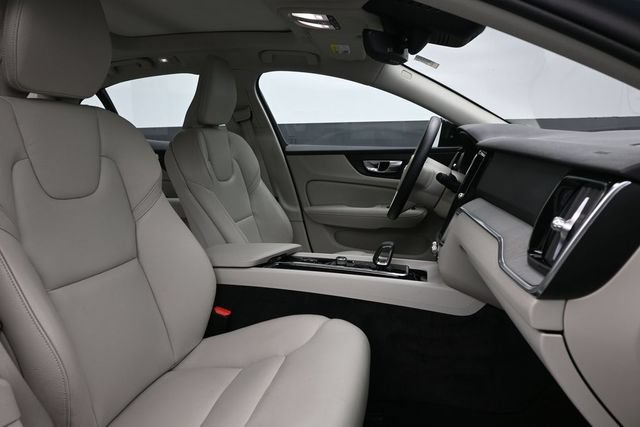 Used 2023 Volvo S60 B5 Plus FWD image 31
