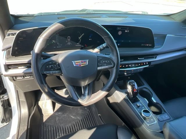 Used 2025 Cadillac XT4 Sport FWD image 7