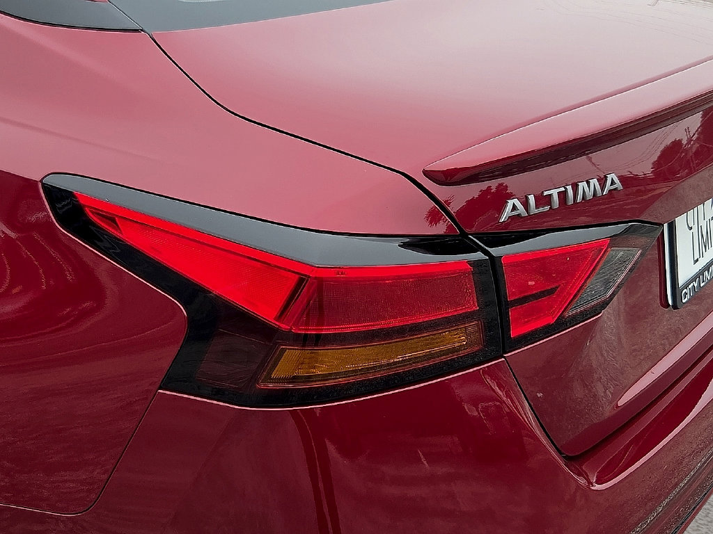 Used 2025 Nissan Altima 2.5 SV w/ SV Special Edition Package FWD image 9