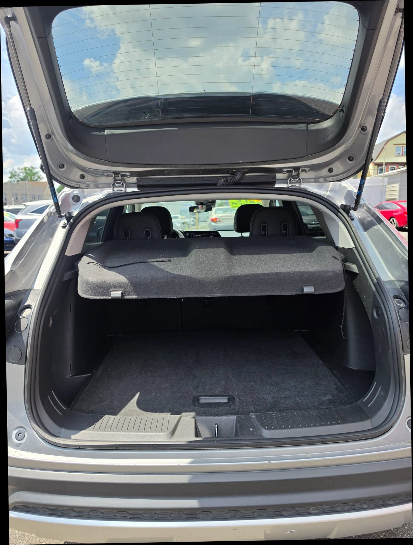 Used 2025 Chevrolet Trax LT FWD image 13