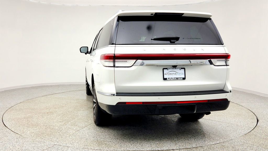 Used 2024 Lincoln Navigator Reserve AWD/4WD image 6