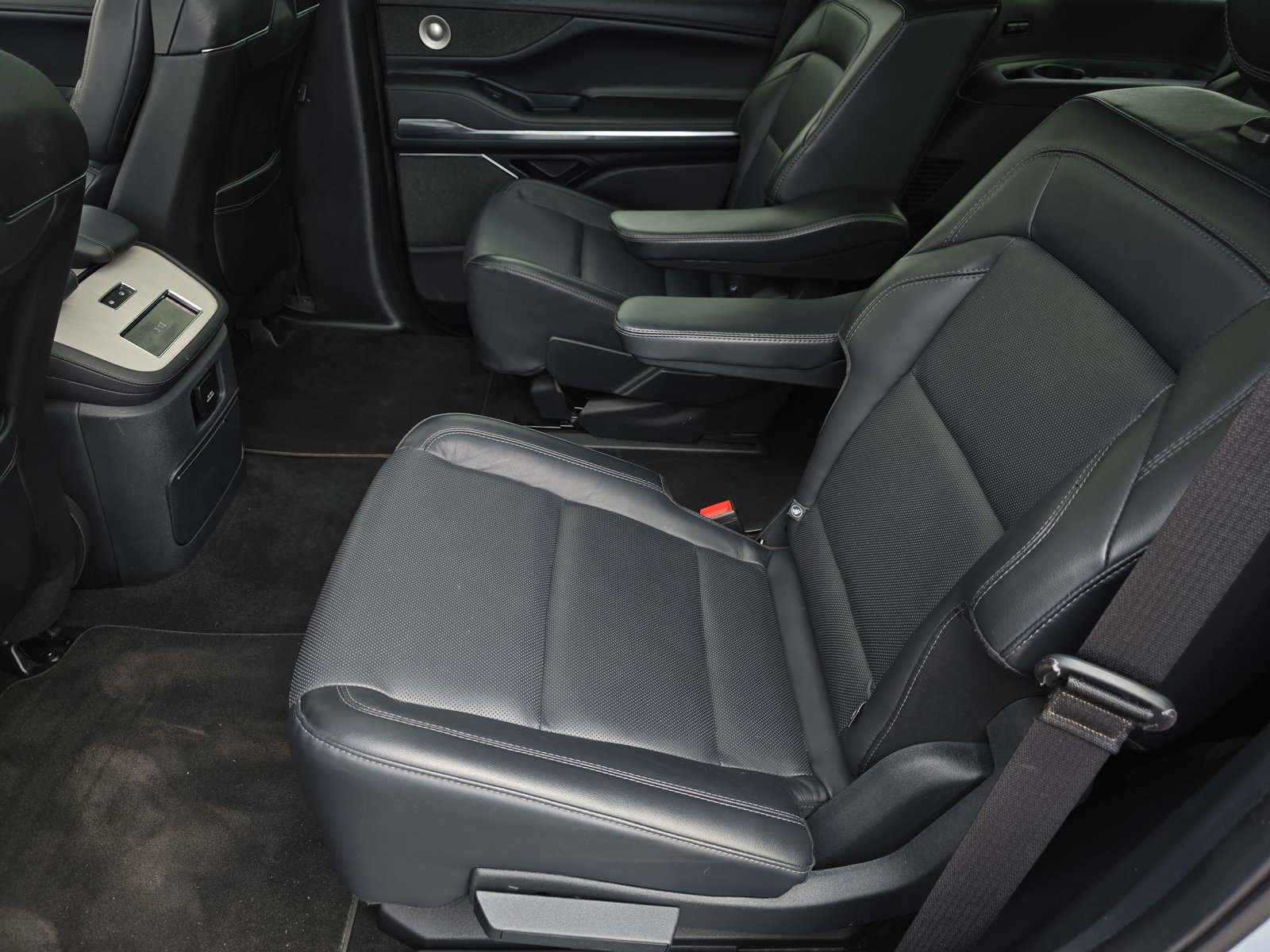 Used 2025 Lincoln Navigator Reserve AWD/4WD image 22