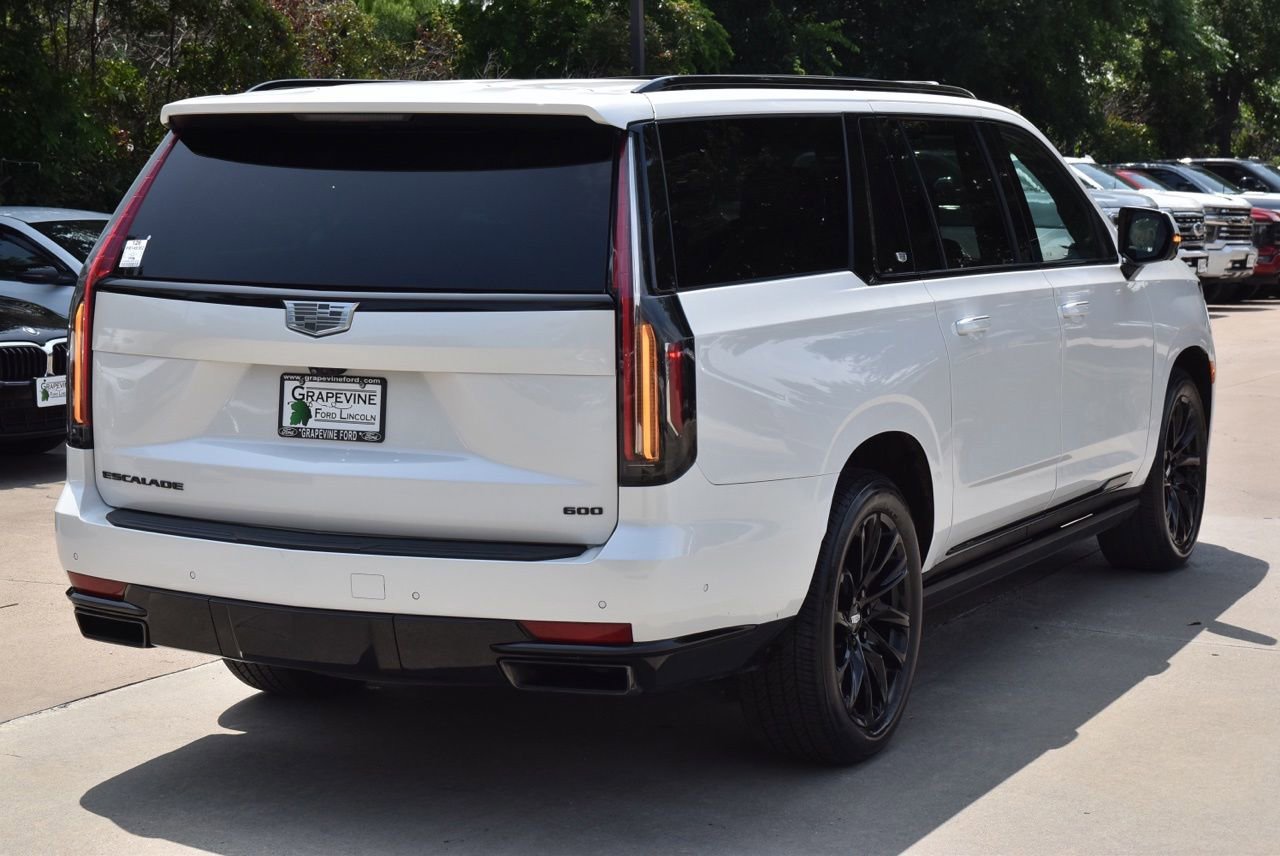 Used 2023 Cadillac Escalade ESV Sport Platinum w/ LPO, ONYX Package AWD/4WD image 8