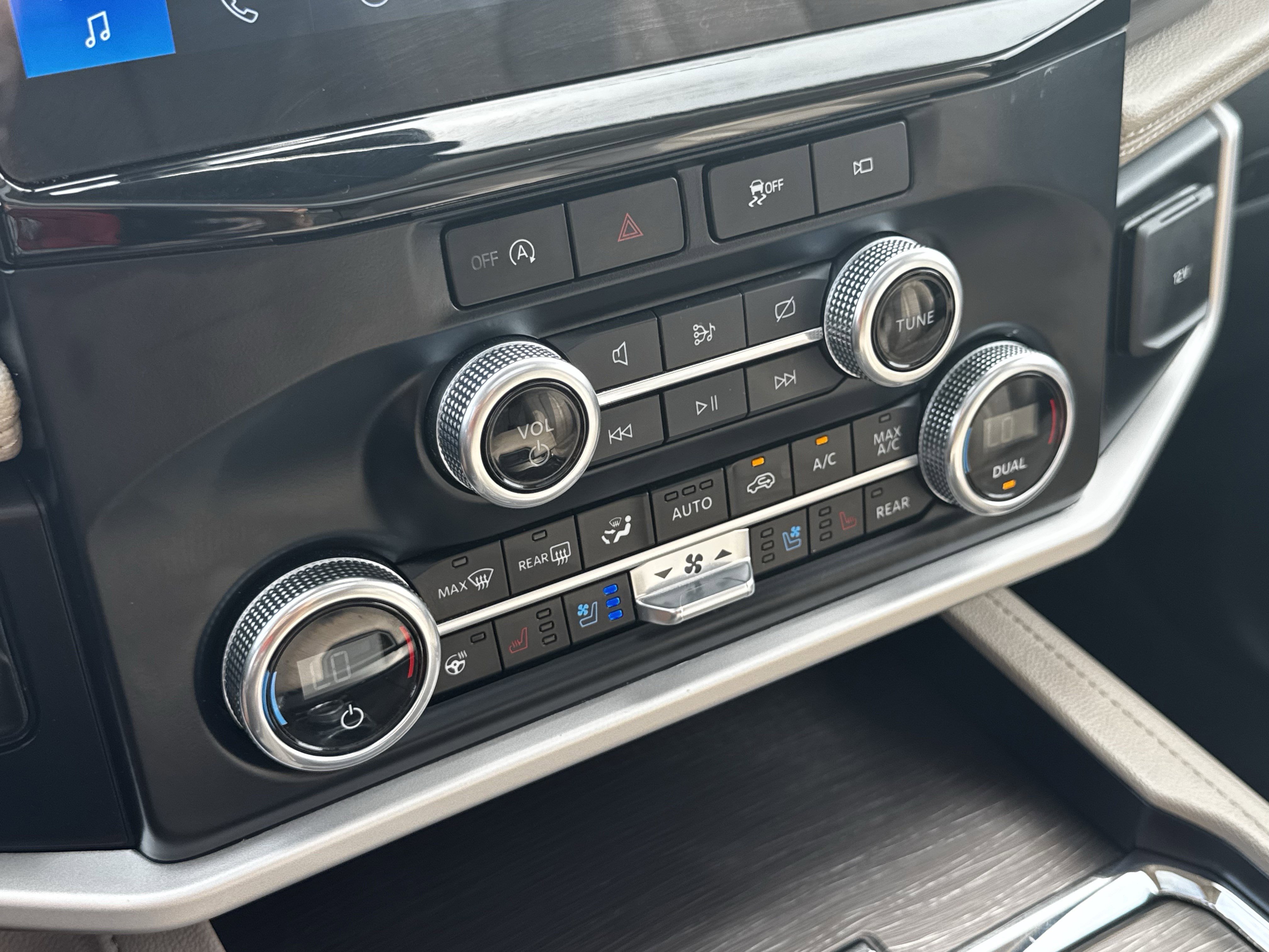 Used 2024 Ford Expedition Limited image 20