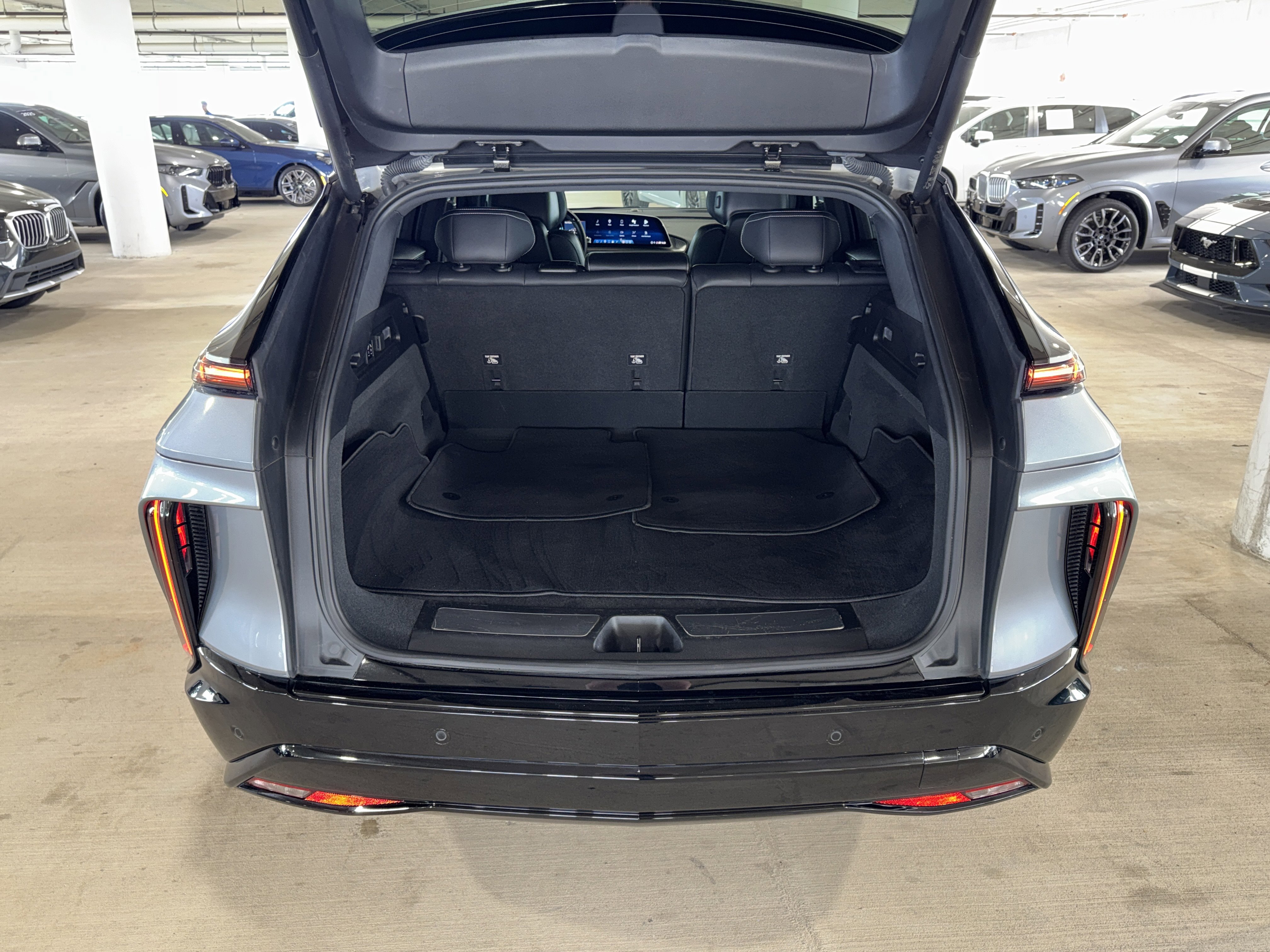 Used 2024 Cadillac Lyriq Sport image 16