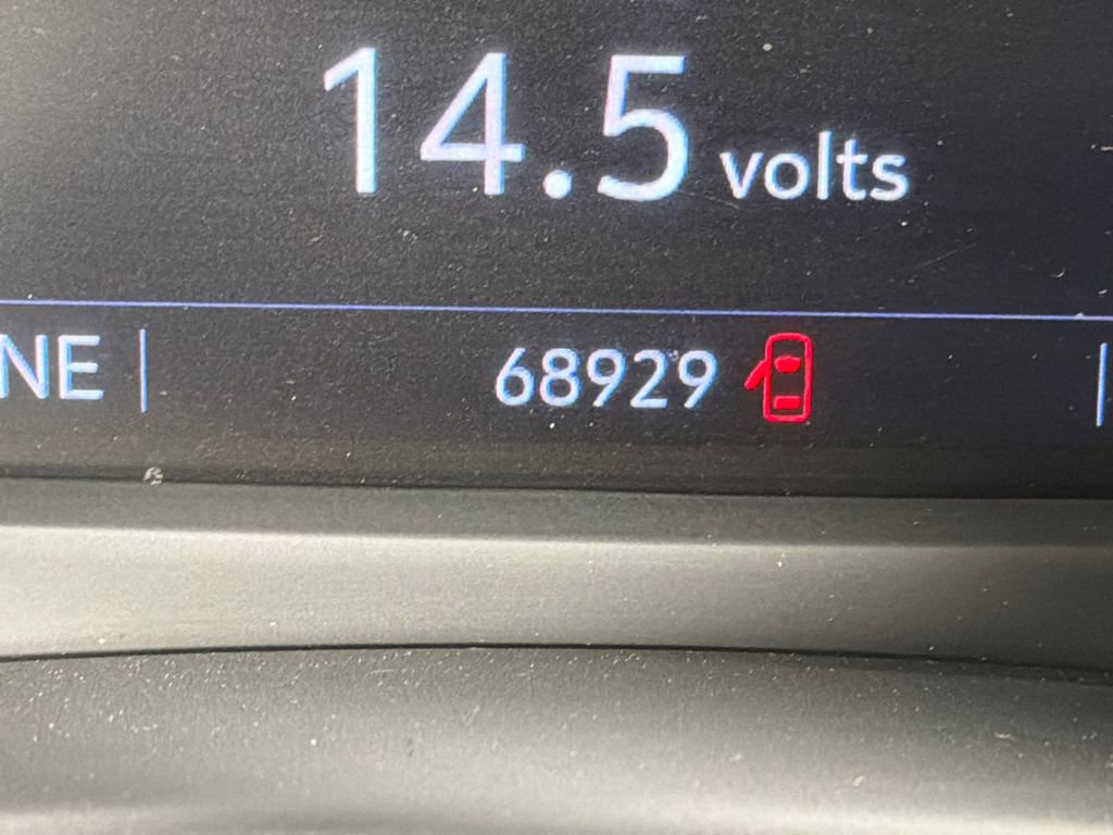 Used 2023 Cadillac XT4 Premium Luxury image 28