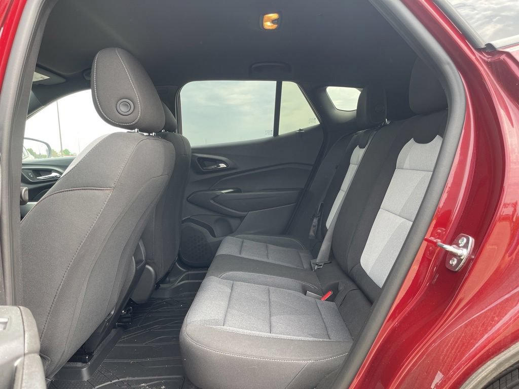 Used 2025 Chevrolet Trax RS w/ Driver Confidence Package FWD image 12