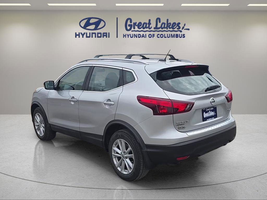 Used 2017 Nissan Rogue Sport SV AWD/4WD image 3