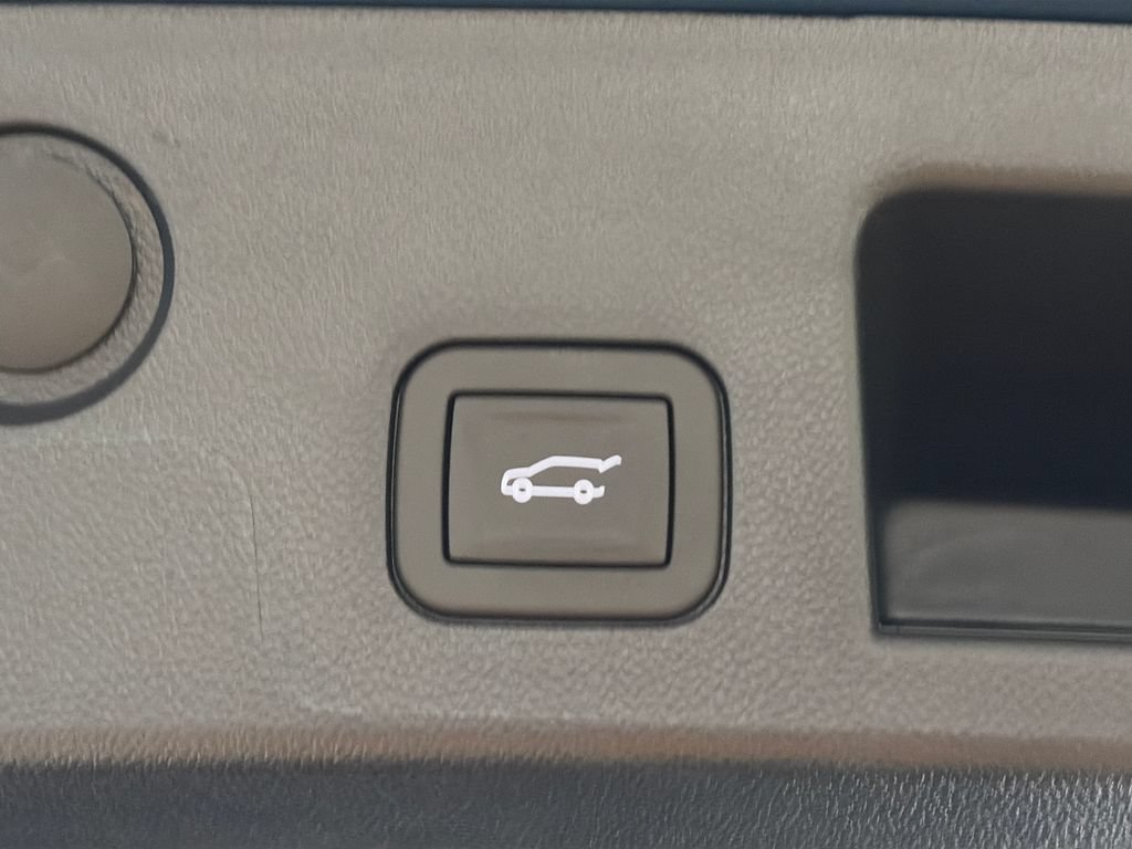 New 2026 Chevrolet Equinox RS w/ Convenience Package III AWD/4WD image 7