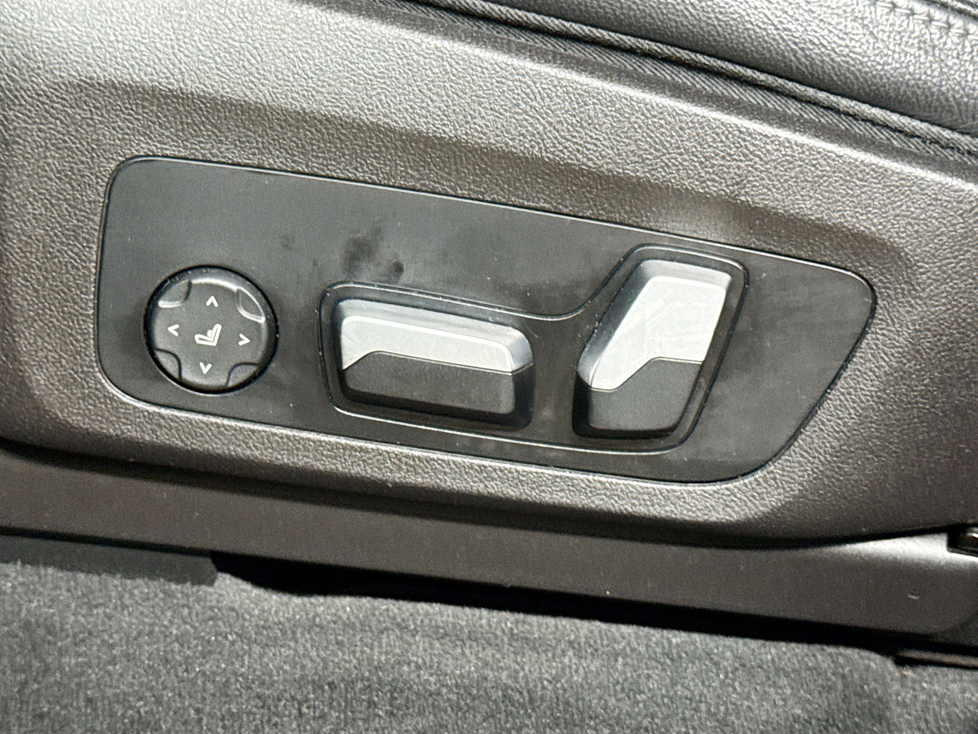 Certified 2023 BMW X4 xDrive30i w/ M Sport Package image 24