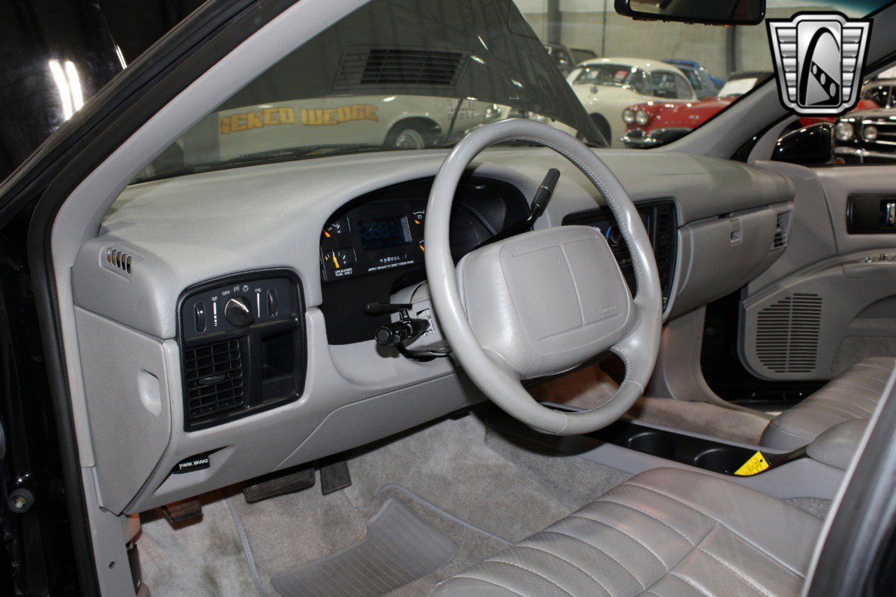 Used 1994 Chevrolet Impala SS image 24