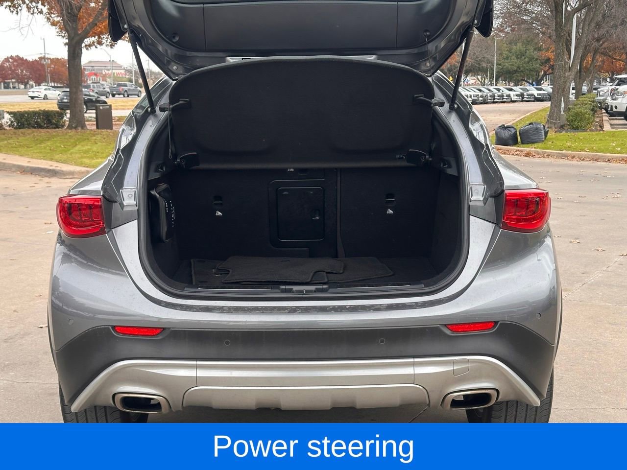 Used 2018 INFINITI QX30 Premium w/ Navigation Package image 12