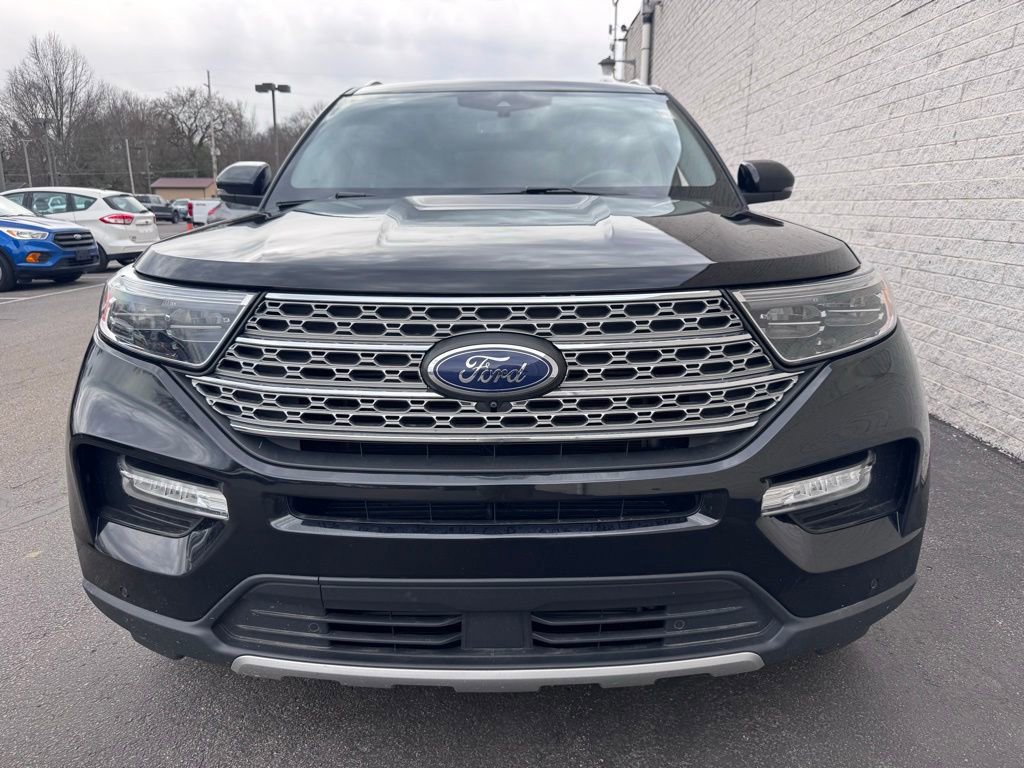 Certified 2022 Ford Explorer Limited w/ Equipment Group 301A image 3