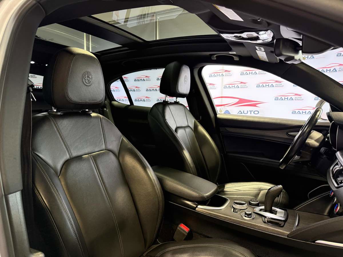 Used 2022 Alfa Romeo Stelvio Ti w/ Active Assist Plus Package image 32