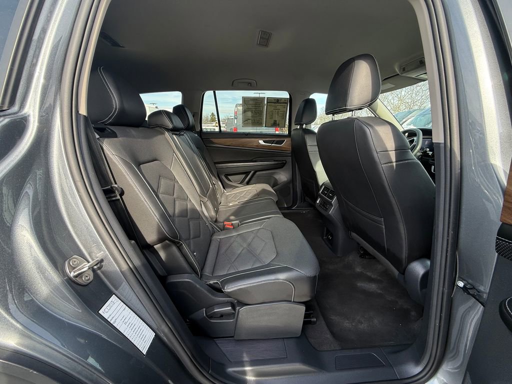 Used 2024 Volkswagen Atlas SE image 14