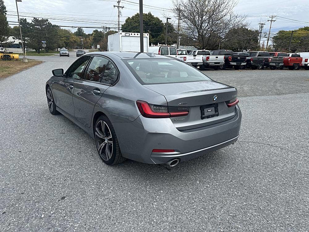 Used 2023 BMW 330i xDrive Sedan w/ Premium Package image 3