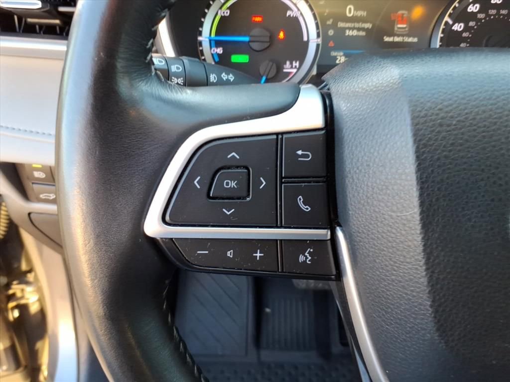 Used 2023 Toyota Highlander XLE image 30