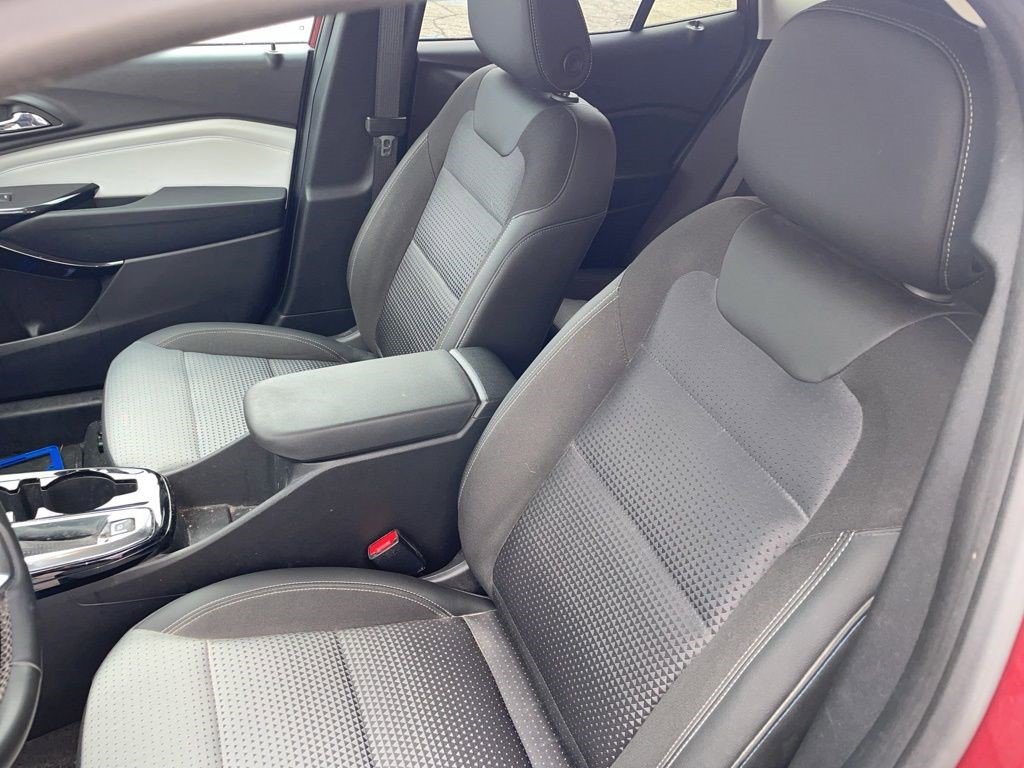 Certified 2024 Chevrolet Trax LT w/ Driver Confidence Package image 8