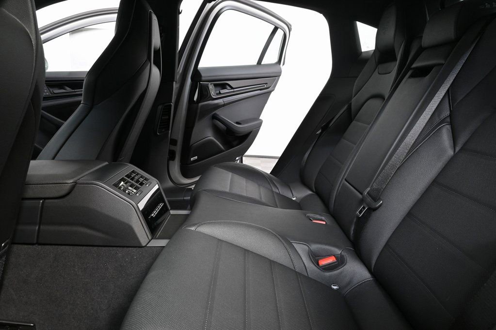 New 2026 Porsche Panamera 4 image 16