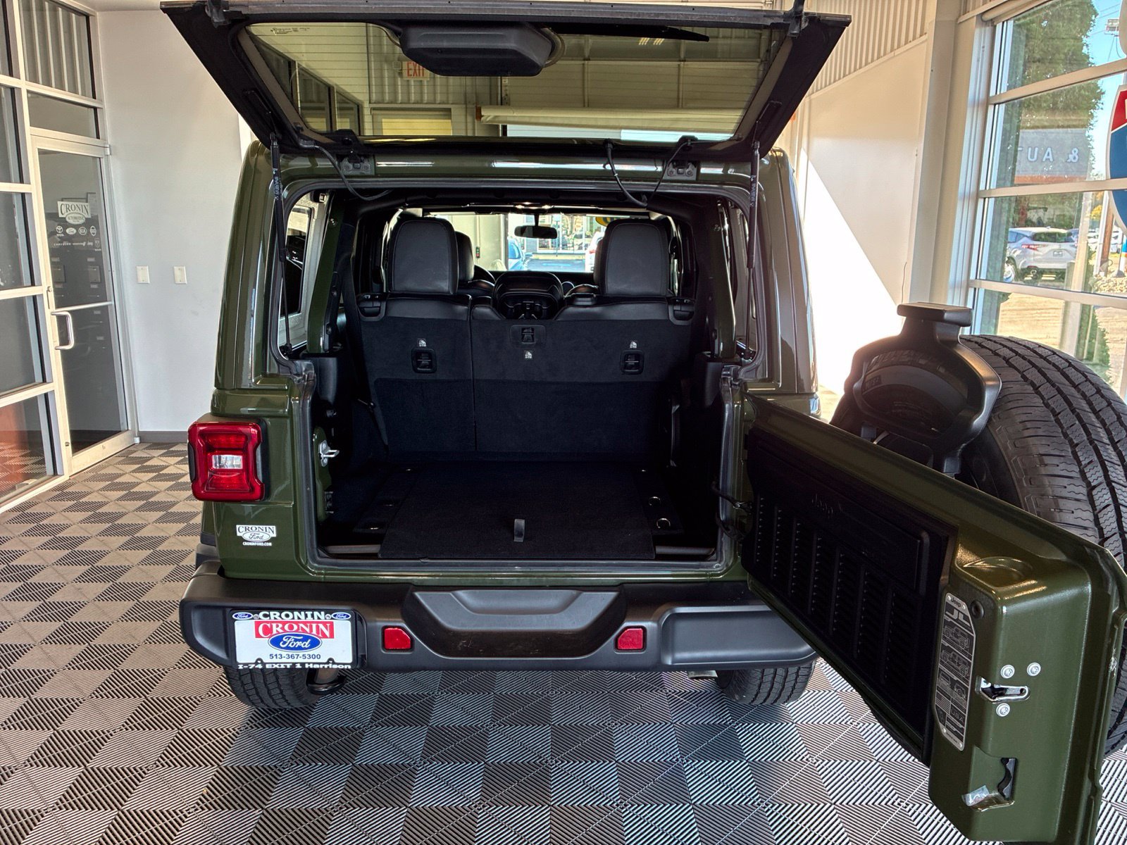 Used 2020 Jeep Wrangler Unlimited Sahara AWD/4WD image 12